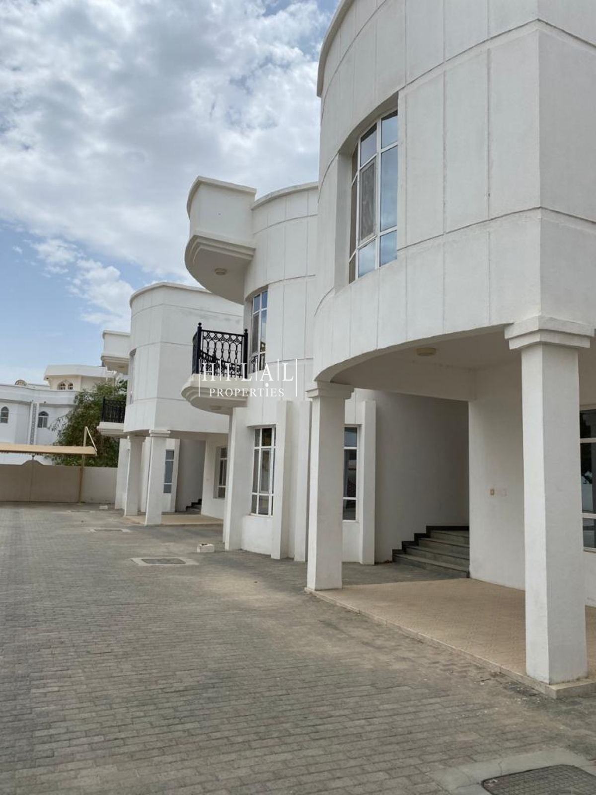 6 BEDROOM DETACHED VILLA IN (SHATTI AL QURUM)