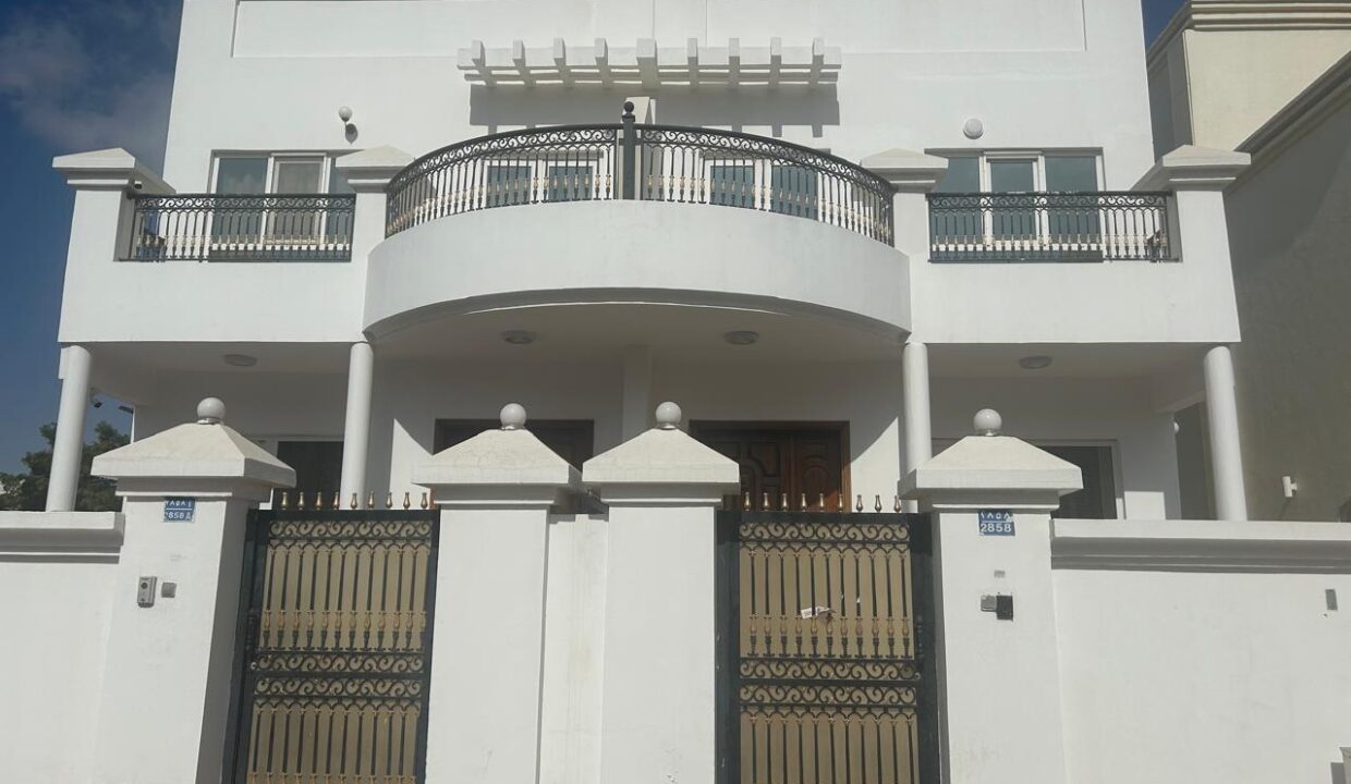 WhatsApp Image 2024-12-03 at 16.59.42_dd9a4376