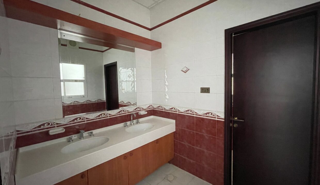 WhatsApp Image 2025-08-12 at 10.11.14_c6cbcbb9