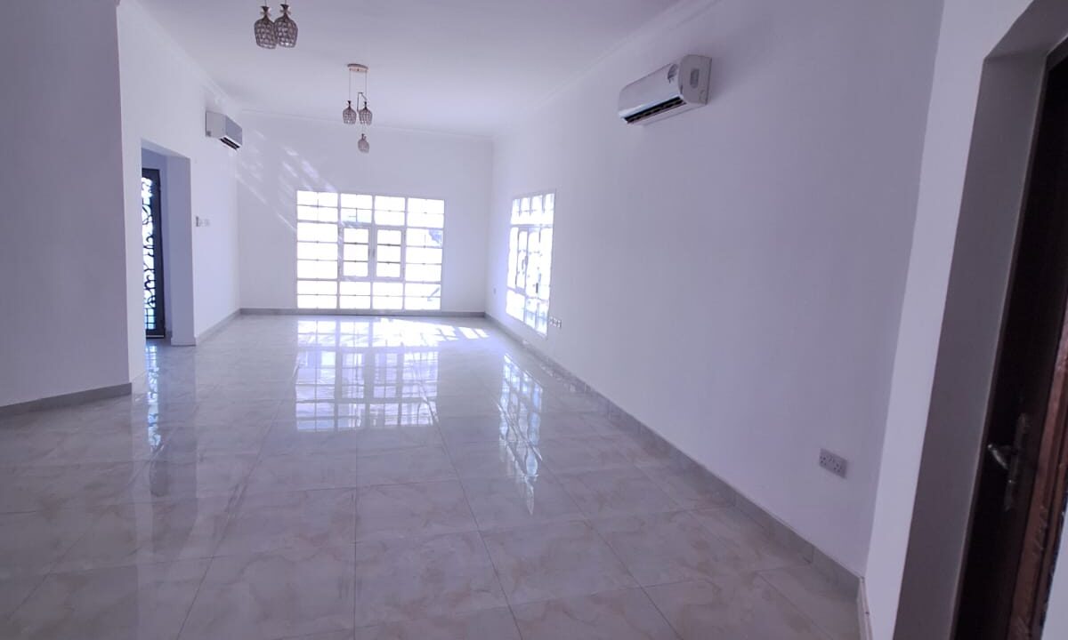 WhatsApp Image 2025-08-20 at 10.56.49_55469327