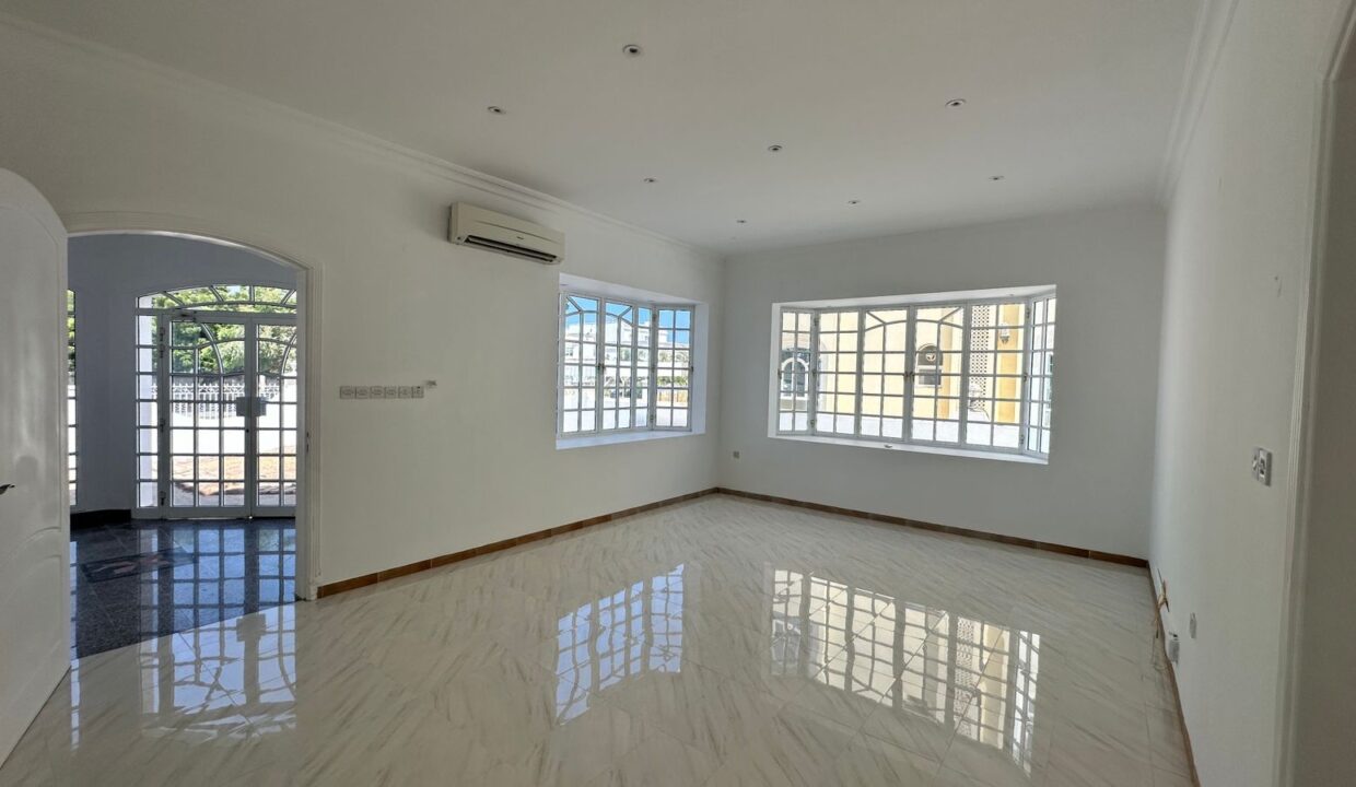 WhatsApp Image 2025-09-14 at 16.06.25_e83ba1d5