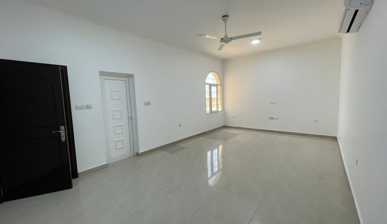 WhatsApp Image 2025-09-14 at 16.57.48_02401443