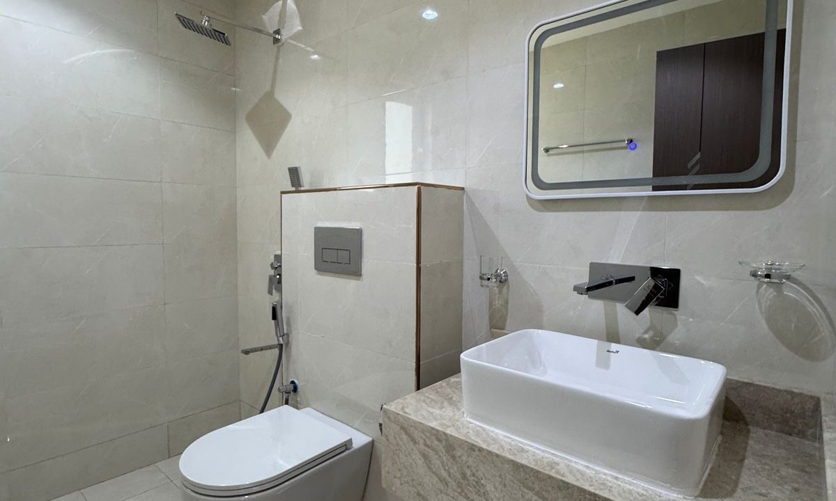 WhatsApp Image 2025-09-14 at 23.00.53_020f2239