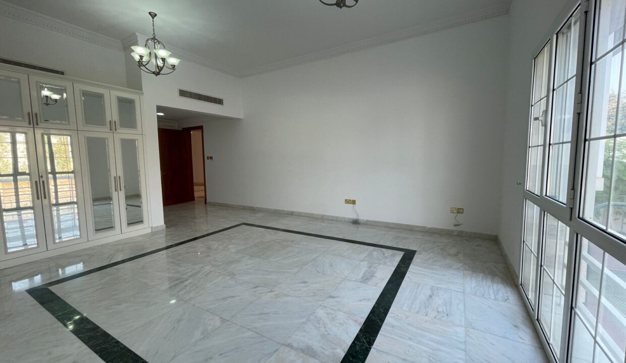 WhatsApp Image 2025-09-17 at 11.01.25_23e3e675