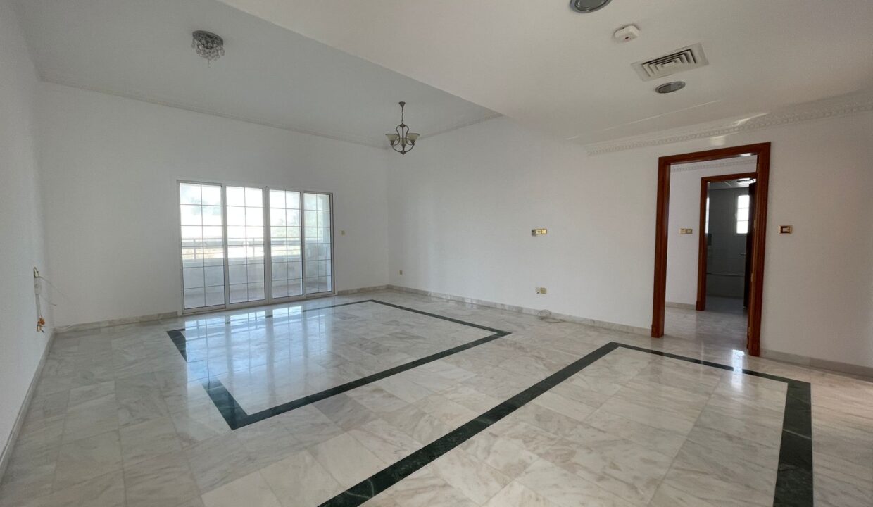 WhatsApp Image 2025-09-17 at 11.01.25_e9adadb3