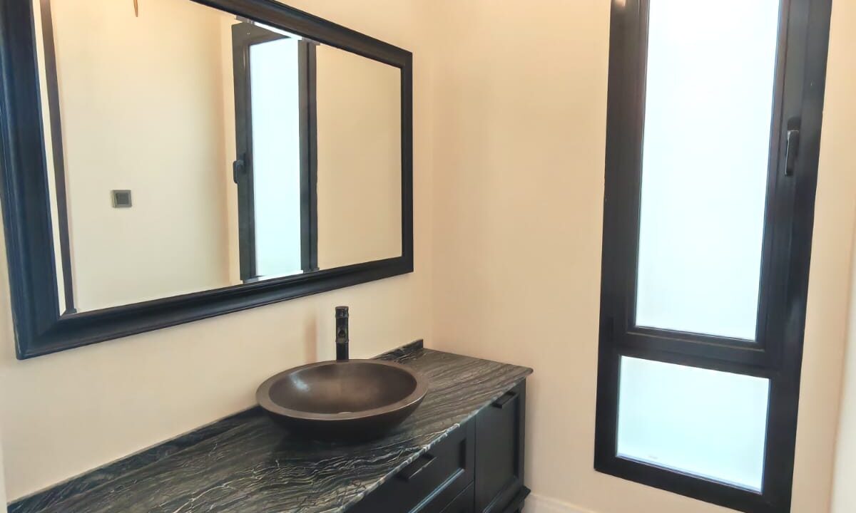 WhatsApp Image 2025-10-21 at 08.34.19_b70f30bb