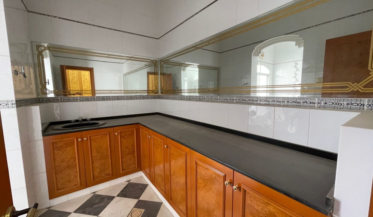 WhatsApp Image 2025-11-24 at 13.45.58_b79dcca8