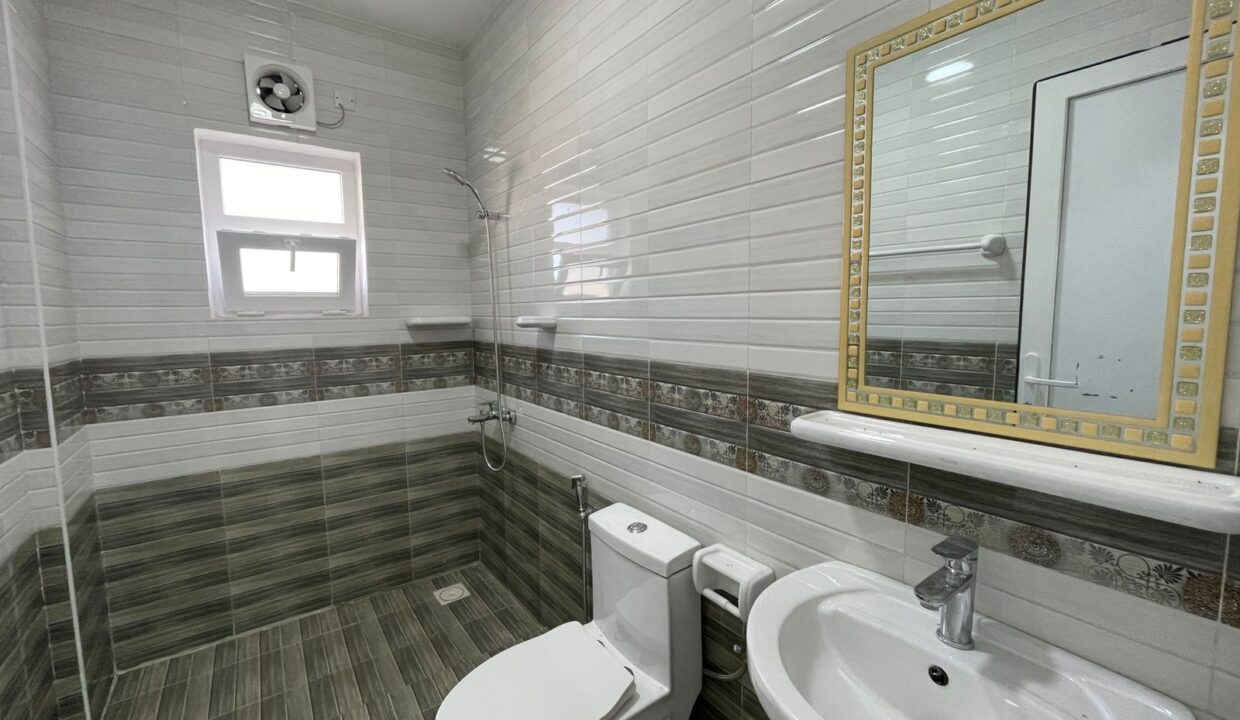 WhatsApp Image 2025-12-02 at 10.18.09_25331893