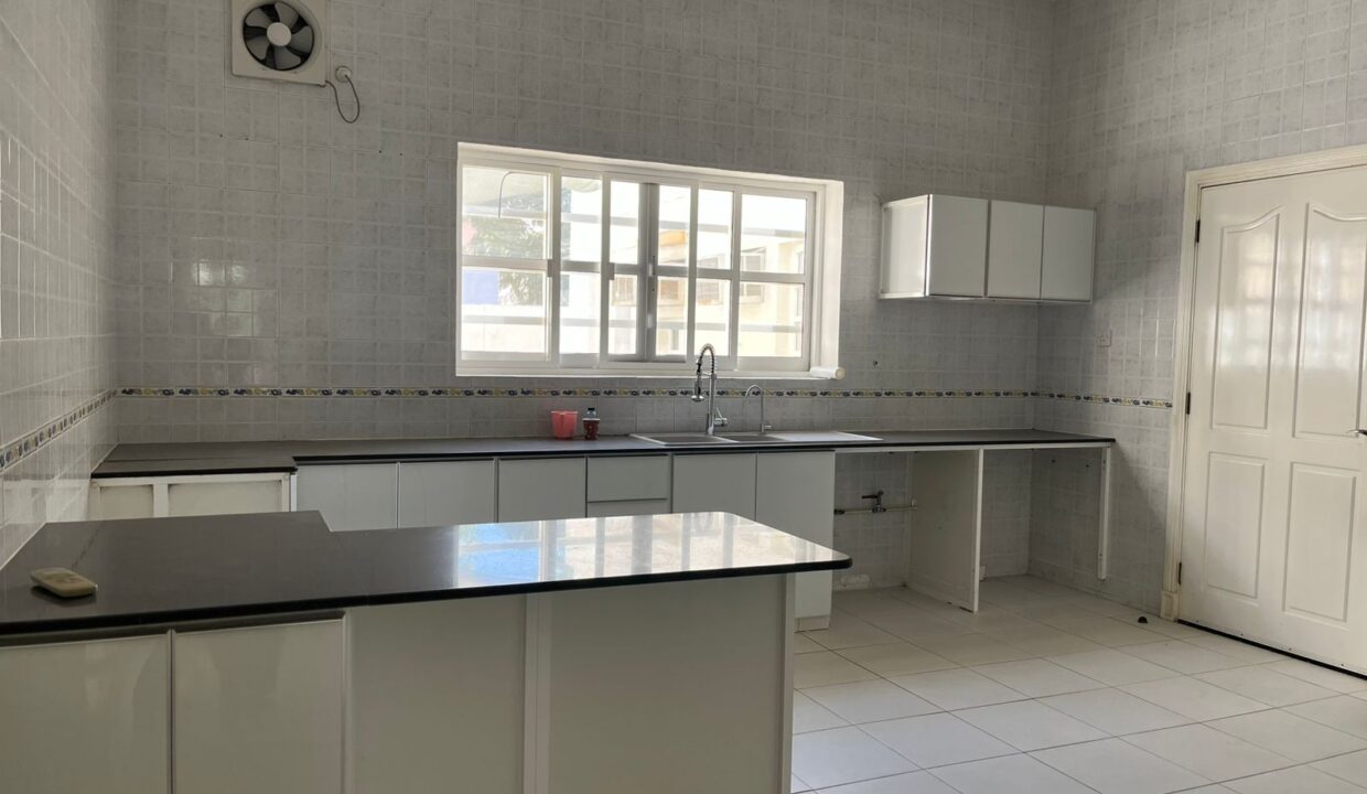 WhatsApp Image 2025-12-04 at 16.39.02_acfeb8ae