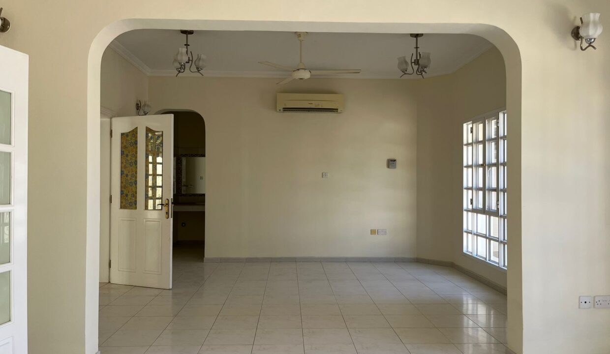 WhatsApp Image 2025-12-04 at 16.39.03_7220867b