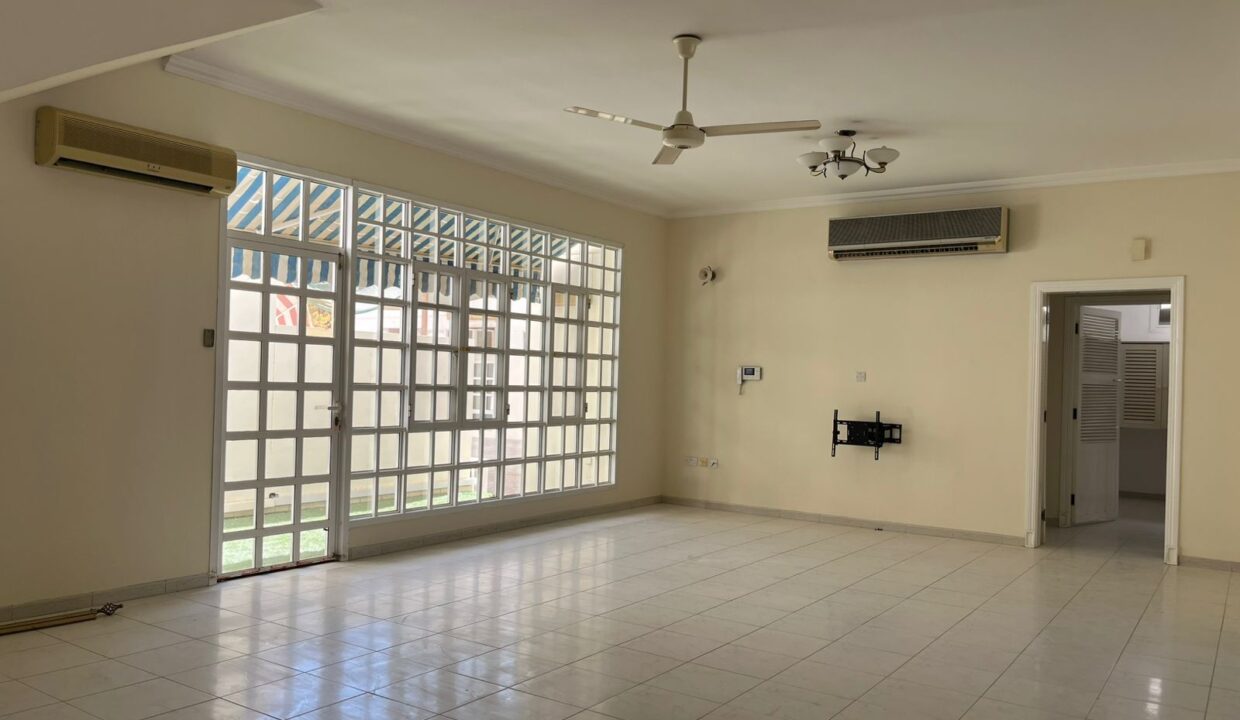 WhatsApp Image 2025-12-04 at 16.39.03_dbfdbb3d