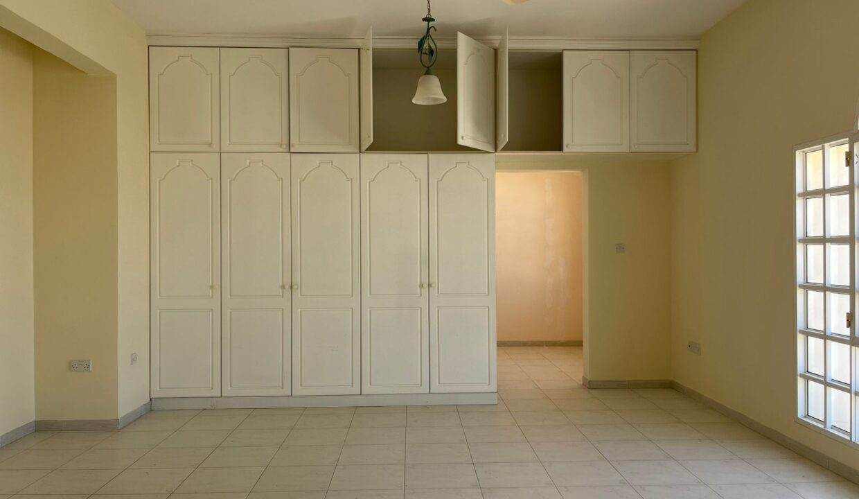 WhatsApp Image 2025-12-04 at 16.39.04_8e3f2578