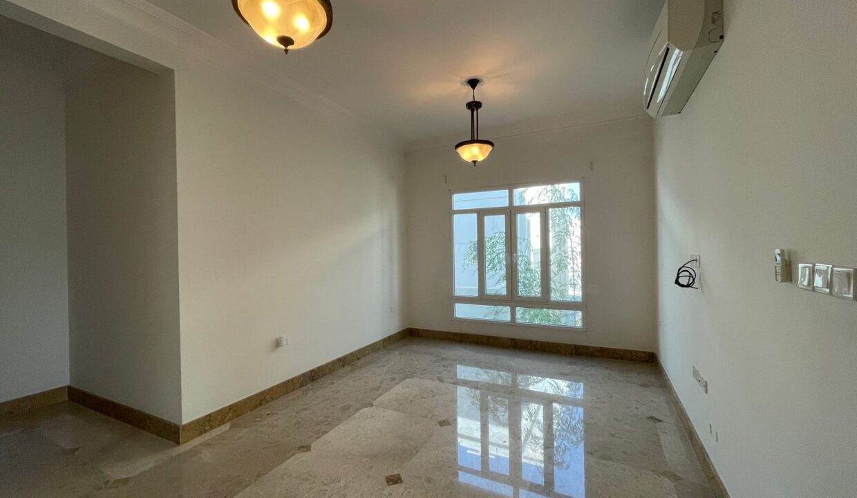 WhatsApp Image 2025-12-09 at 09.38.09_dc32f30e