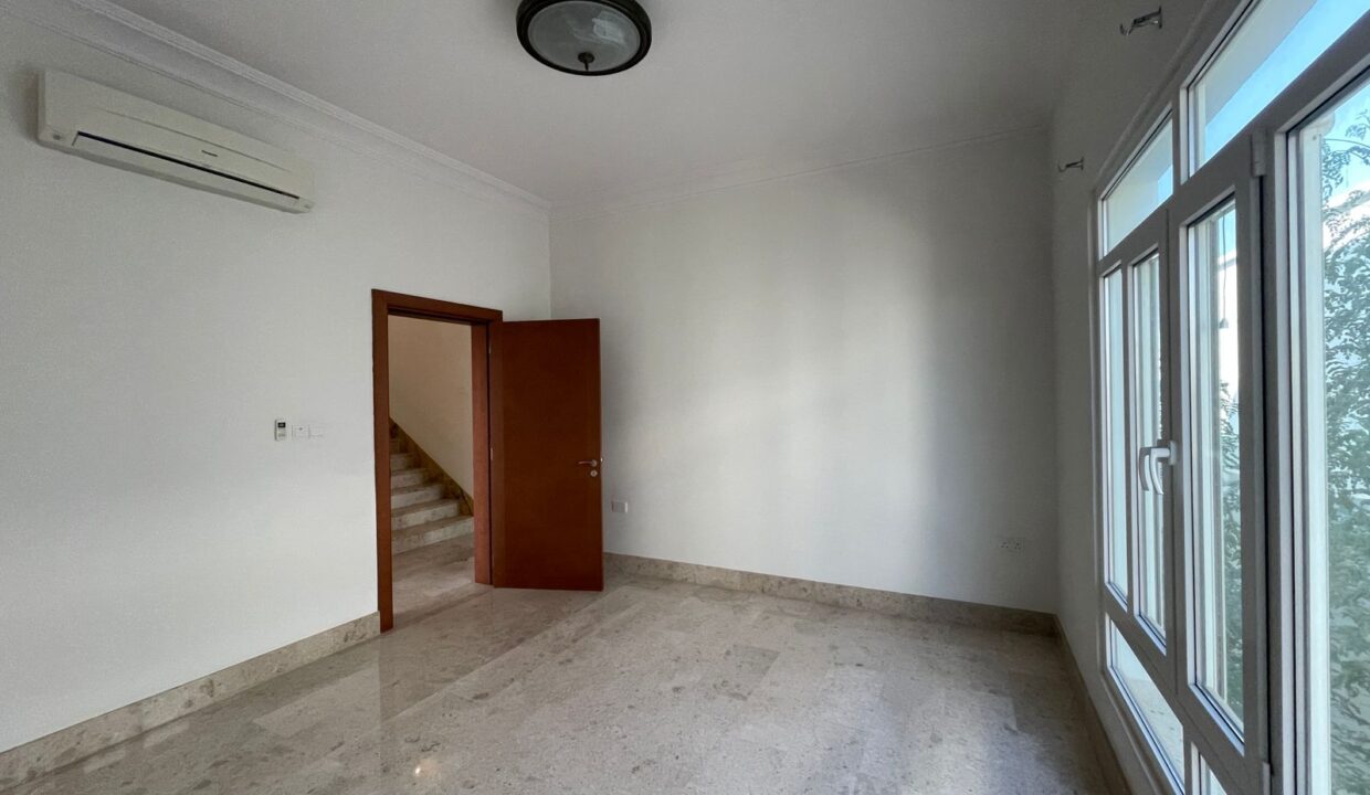 WhatsApp Image 2025-12-09 at 09.38.11_09da094a