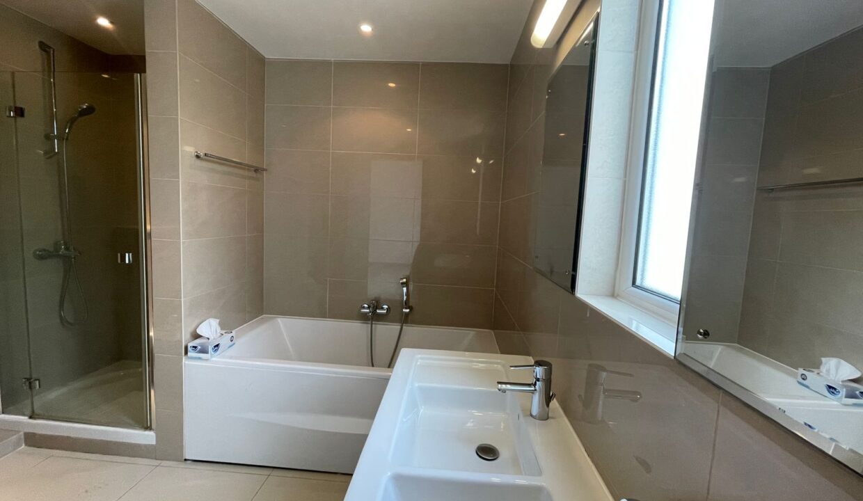 WhatsApp Image 2025-12-22 at 12.33.55 PM (3)